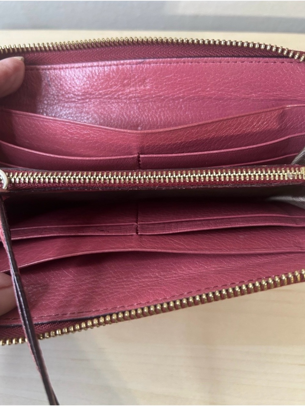 Chloe Pink Leather Zip Wallet with Bow Accent EUC - Picture 4 of 8